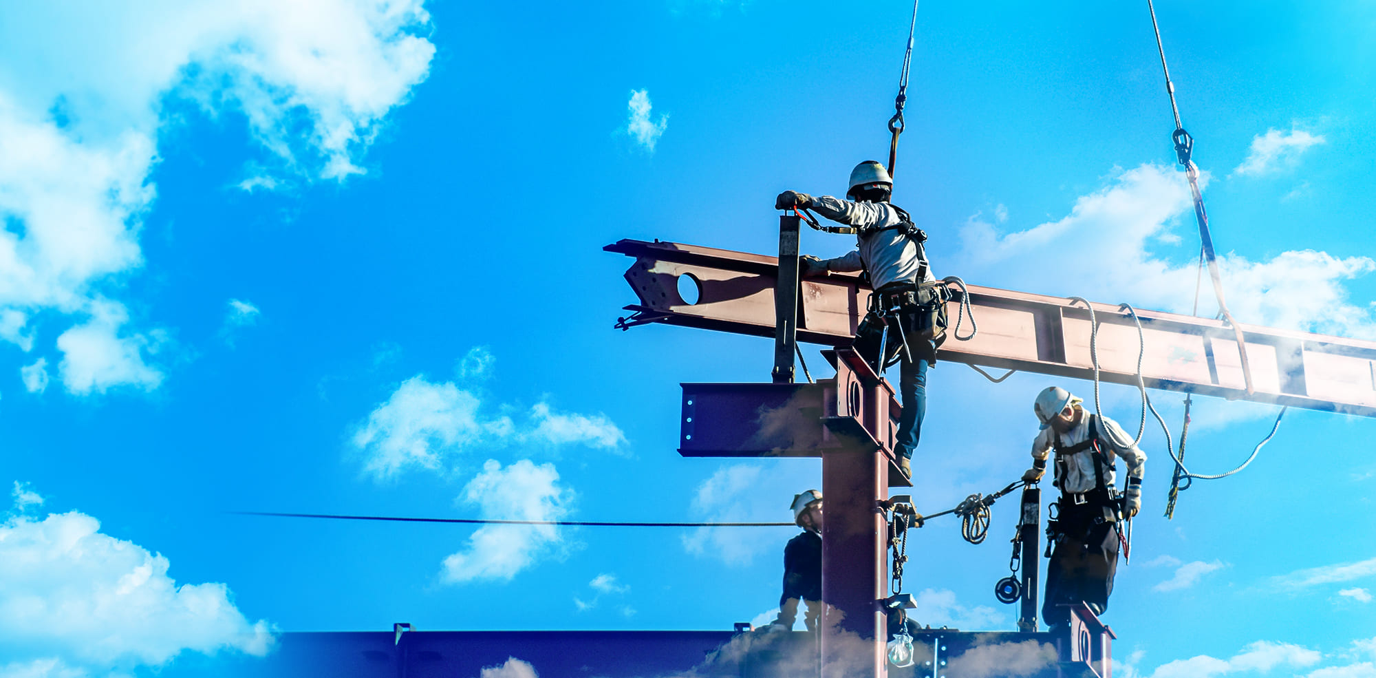 足場・鉄骨工事で あなたの力が現場を支える！ 働く楽しさ、毎日組み立て中！